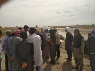 بررسی وبازدید حاج آقا شیخ مسئول دفتر نهاد رهبری دانشگاه و فرماندار و عده ای از مسئولین از روند آب برای کشاورزان عزیز